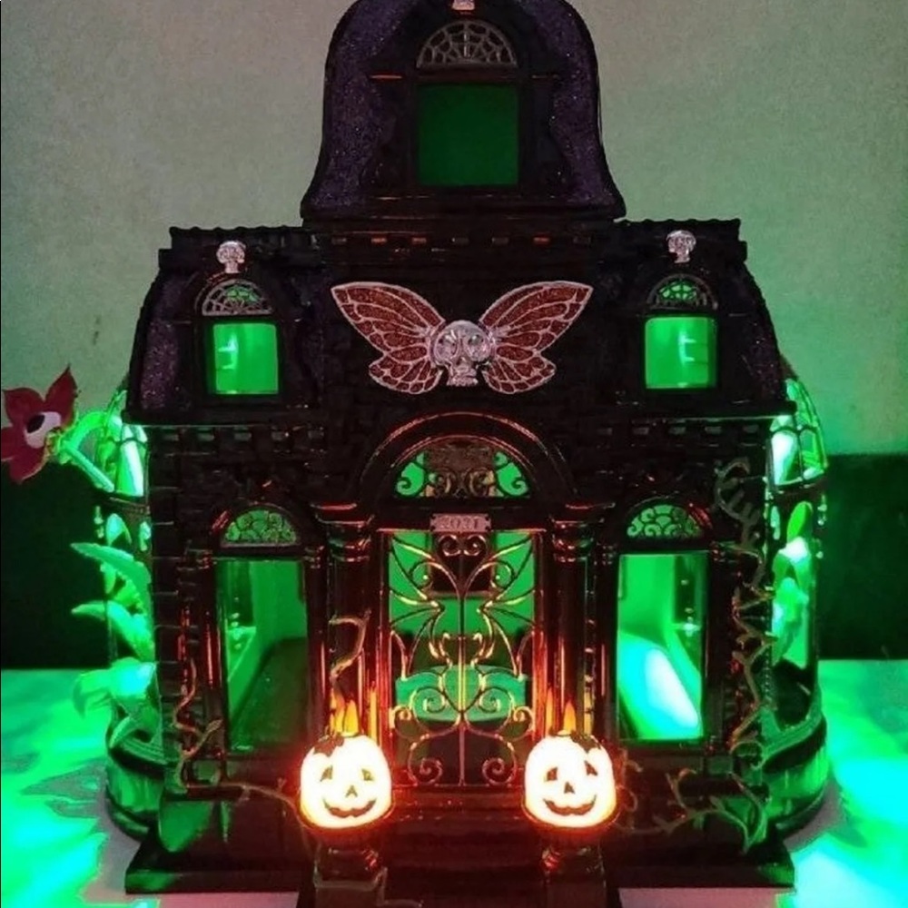 Bath & Body Works Halloween Haunted House Luminary